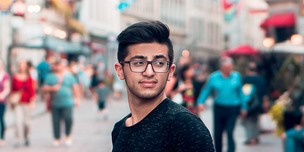 SaaS Messaging Blueprints: Stock photo of a male SaaS startup founder